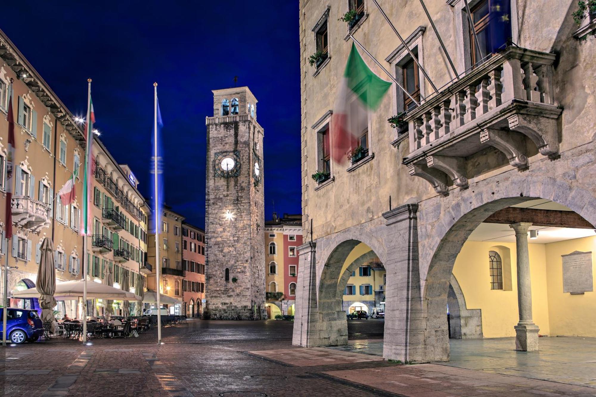 Appartamento Centro Storico Riva - Happy Rentals Exteriör bild
